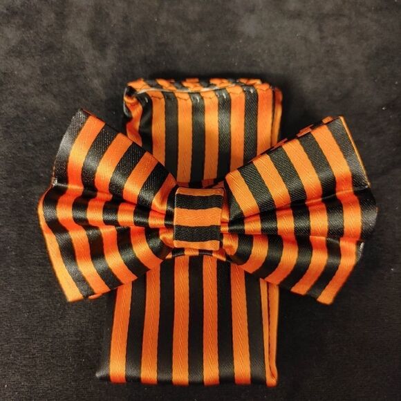 MEN'S ST. PATRICK BOW TIE & HANKY SET. - Picture 1 of 4